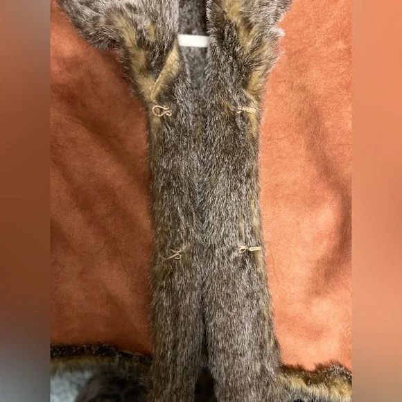 Cejon women’s faux fur and suede crop jacket size medium excellent condition - Picture 11 of 14